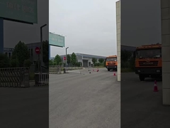 Un dépoussiéreur 6x4.